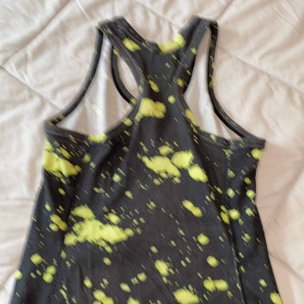 Nike -Dri-Fit Tank - Picture 3 of 5
